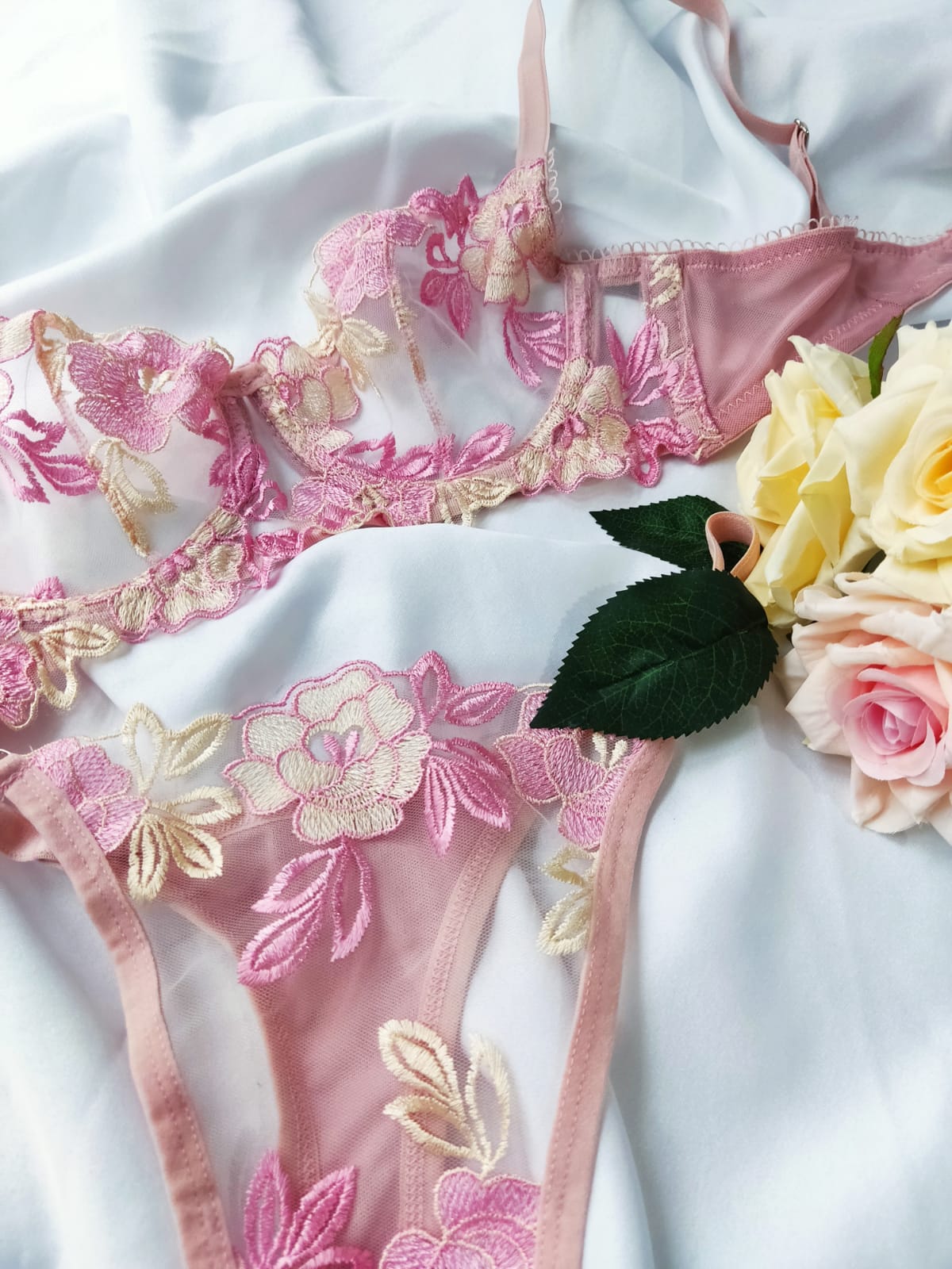 Ensemble lingerie 2 pieces dentelle rose