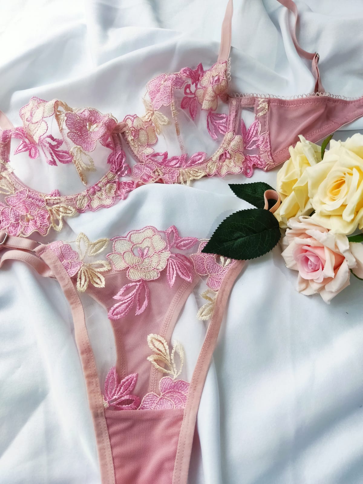 Ensemble lingerie 2 pieces dentelle rose