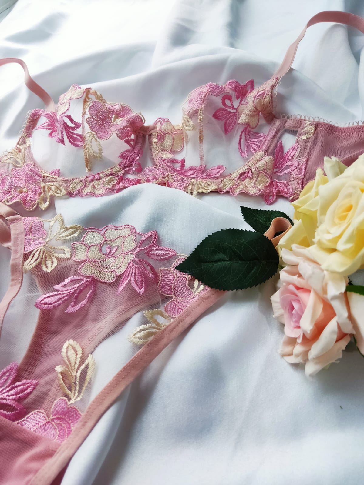 Ensemble lingerie 2 pieces dentelle rose