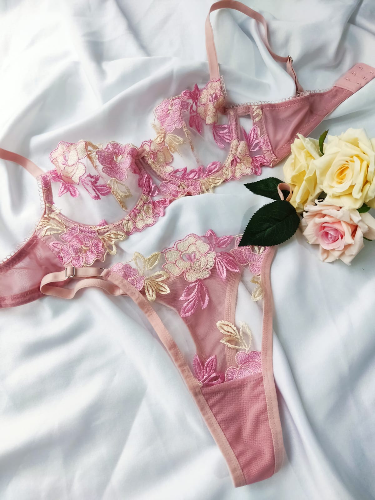 Ensemble lingerie 2 pieces dentelle rose