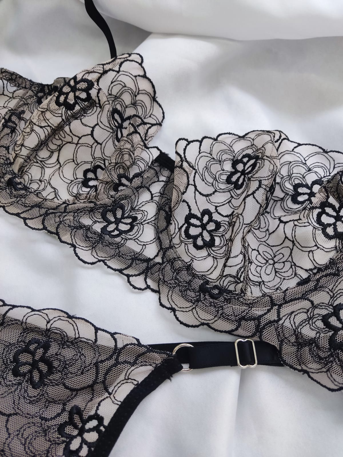 Ensemble lingerie "Black garden"