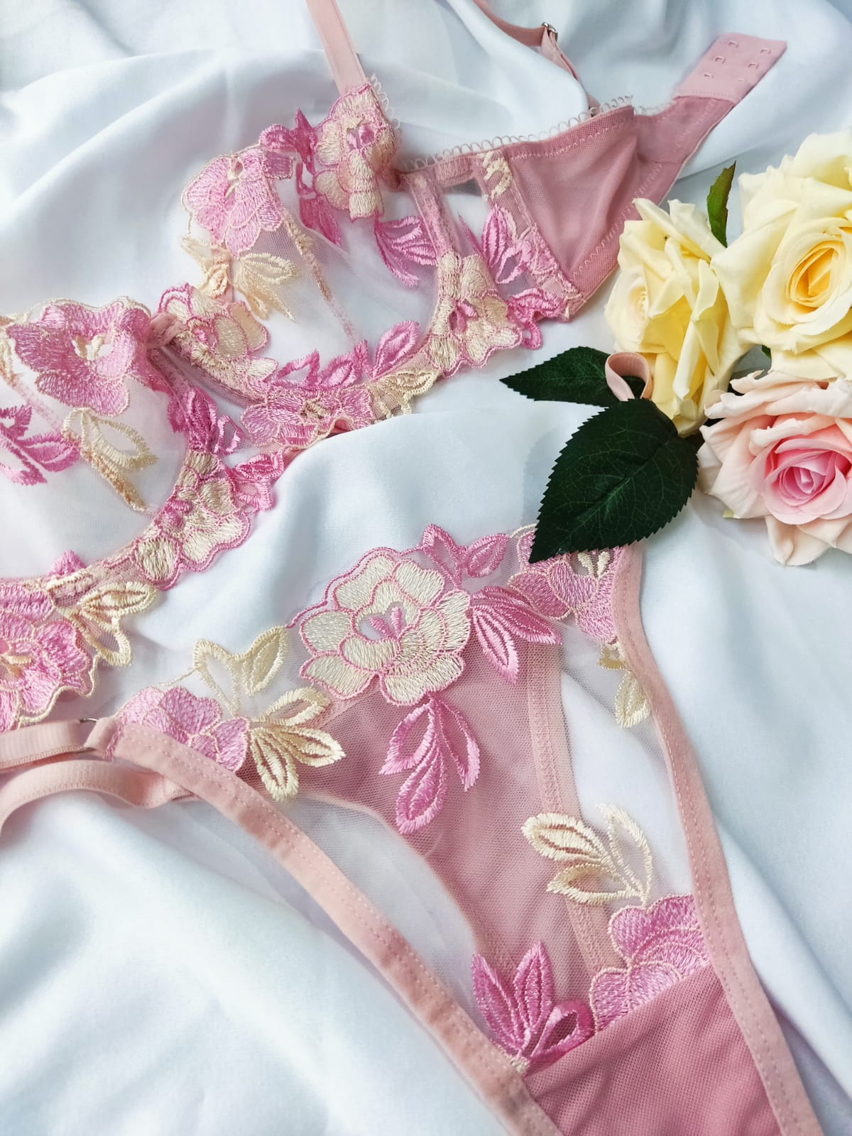 Ensemble lingerie 2 pieces dentelle rose