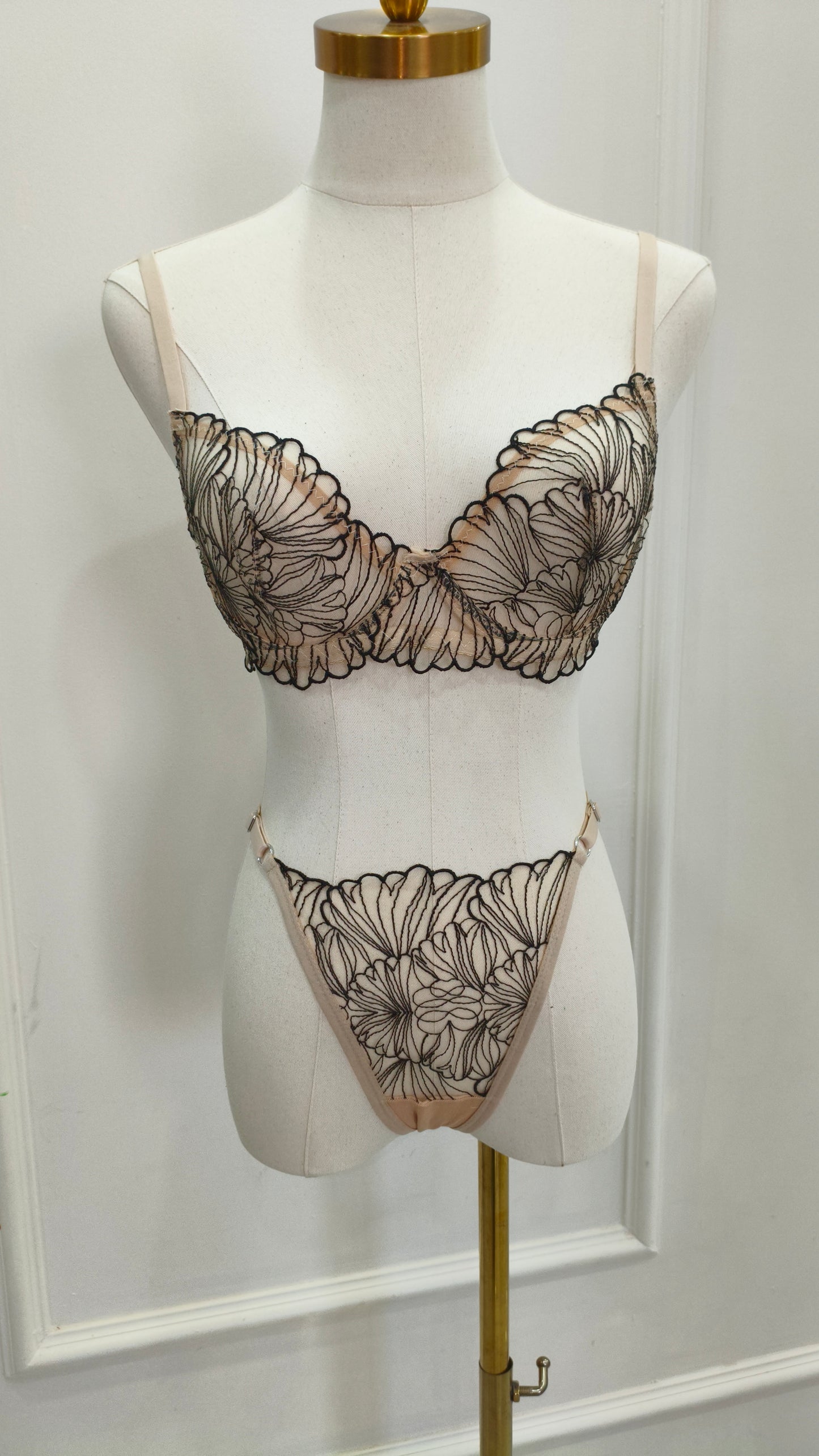 Ensemble Bella nude