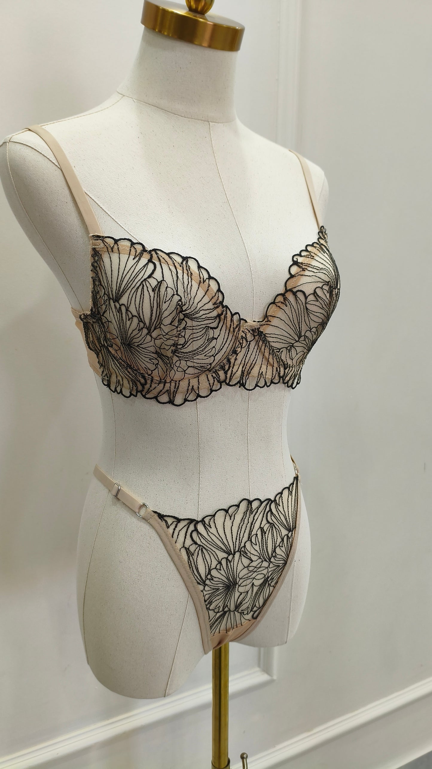 Ensemble Bella nude
